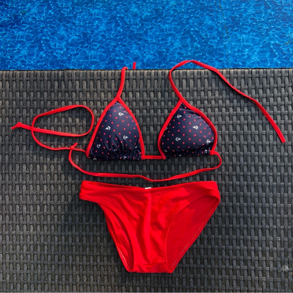 🌴🤯2/$20! ⚓️bikini top in anchor & heart print and red bikini bottoms ⛵️